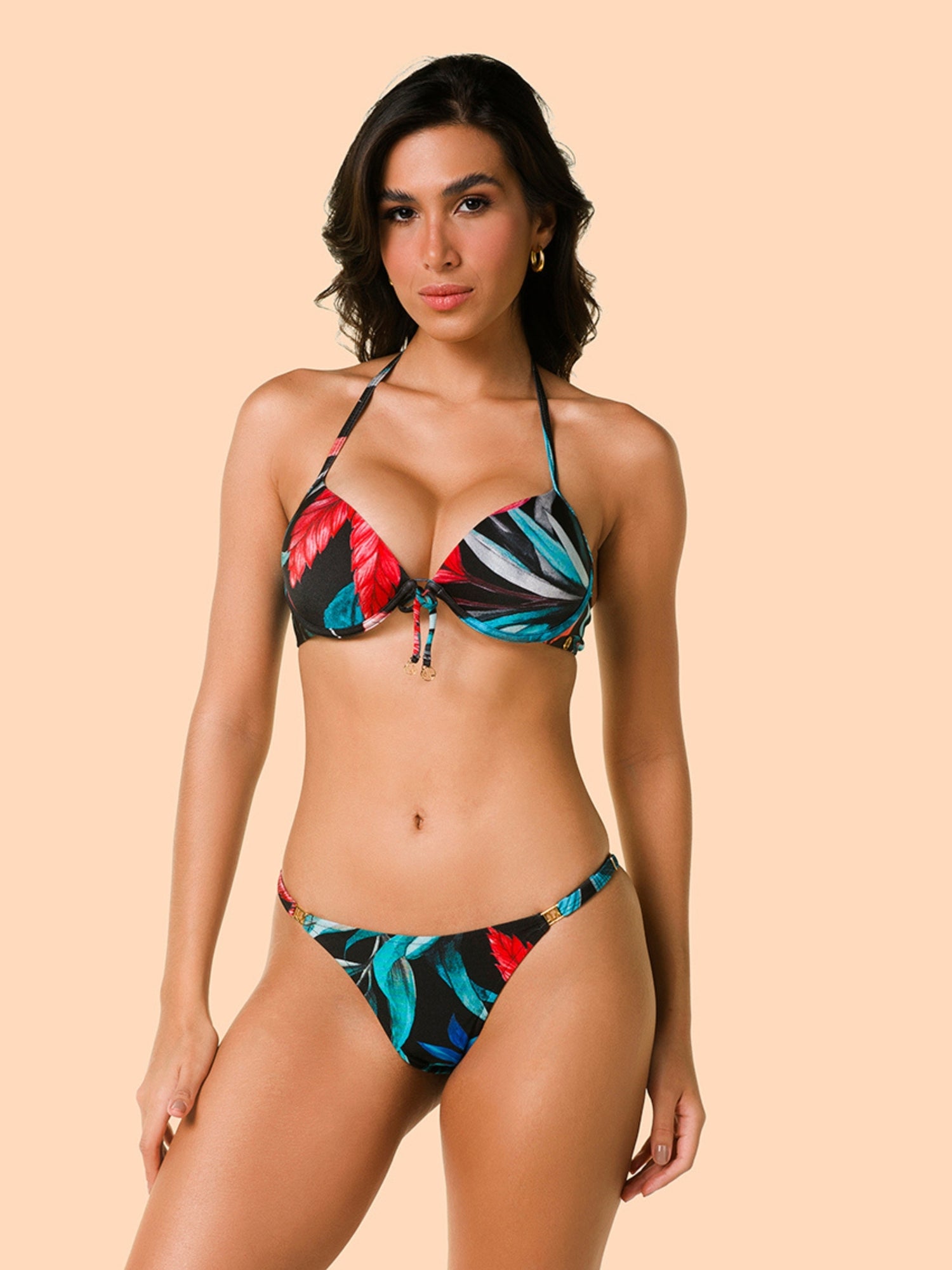 Model Front: Lua Morena Set Set Luau Meia-Taca Fio-Regulagem