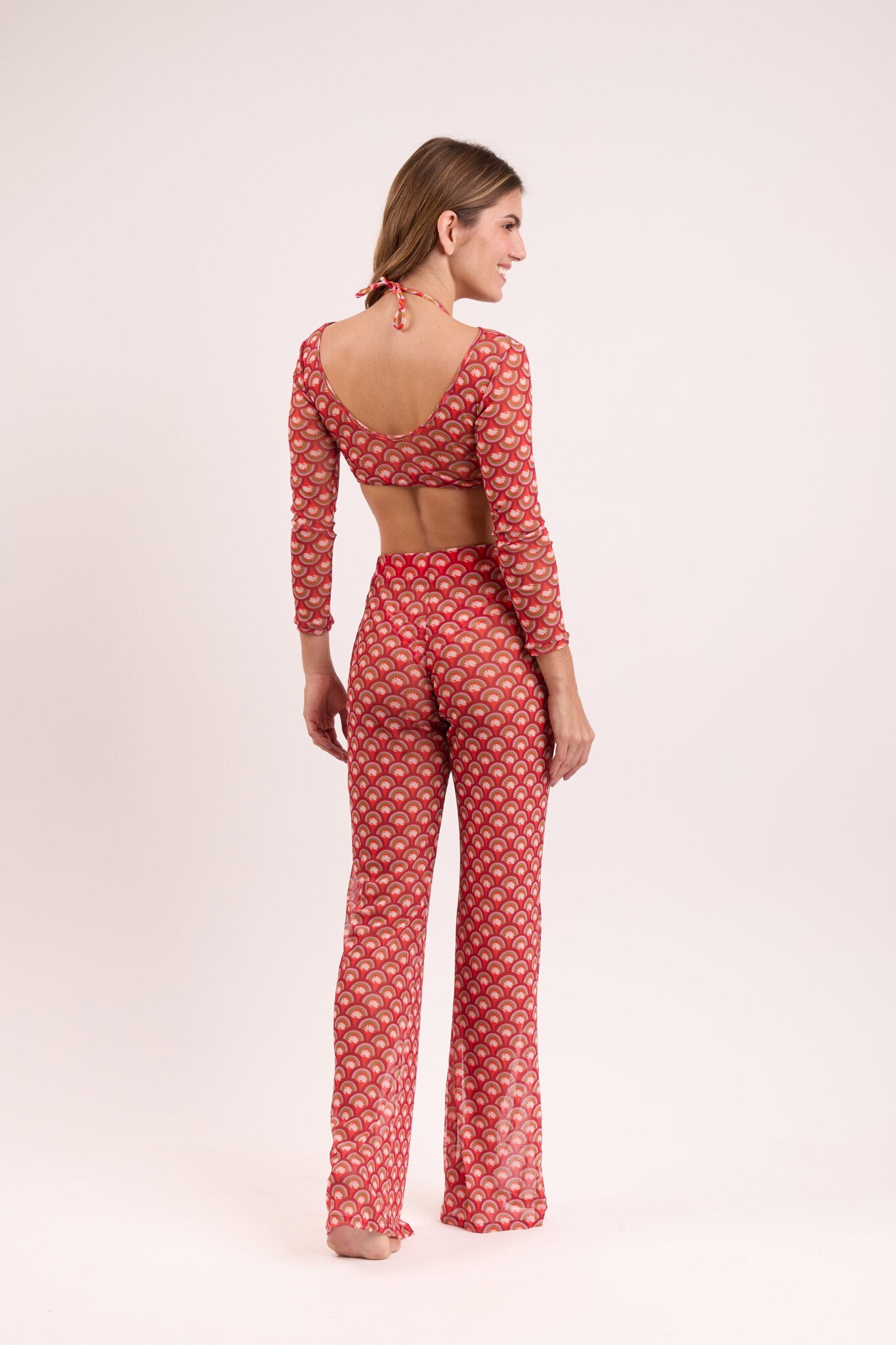 Model Back: Rio De Sol Beach Top Floral-Scales Top Harper