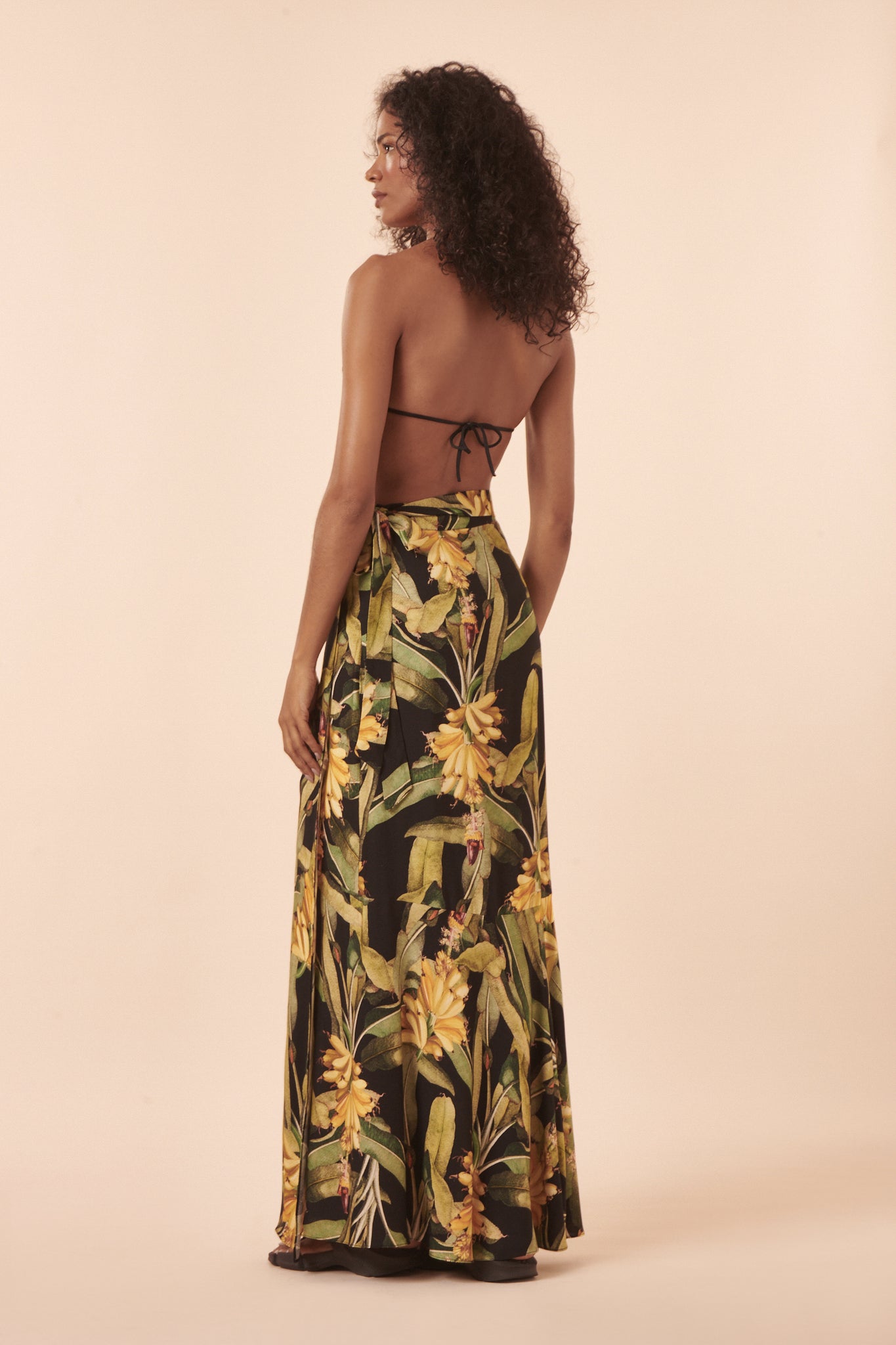 Model Back: Blueman Beach Skirt Musa Mambo