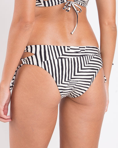 Image 05: Rio De Sol Bottom Bottom Collage Madrid