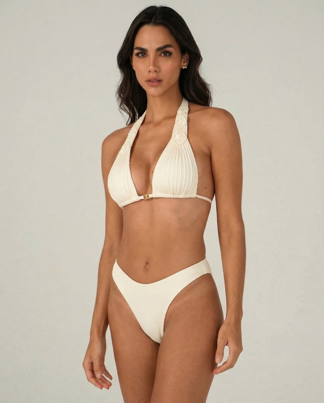 Model Front: Lua Morena Top Top Areia Triangulo-Alongado-Macrame