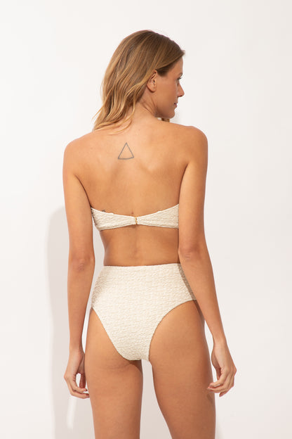 Model Back: Rio De Sol Bottom Bottom Brisa-Offwhite Hotpants