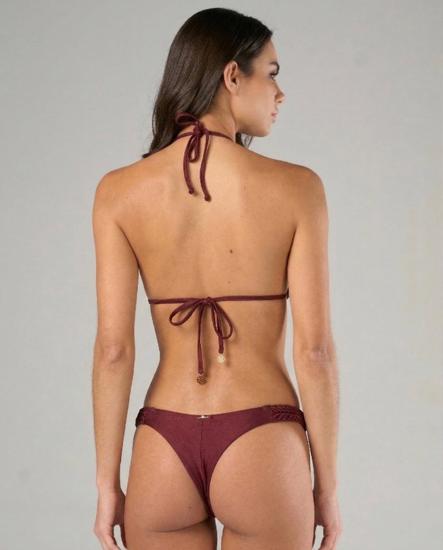 Model Back: Lua Morena Bottom Bottom Acai Fio-Macrame