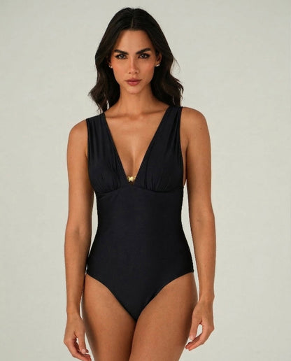 Model Front: Lua Morena One-Piece Maio Preto Compressao