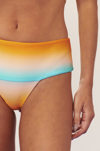 Image 06: Blueman Bottom Bottom Degrade-Summer Fiji