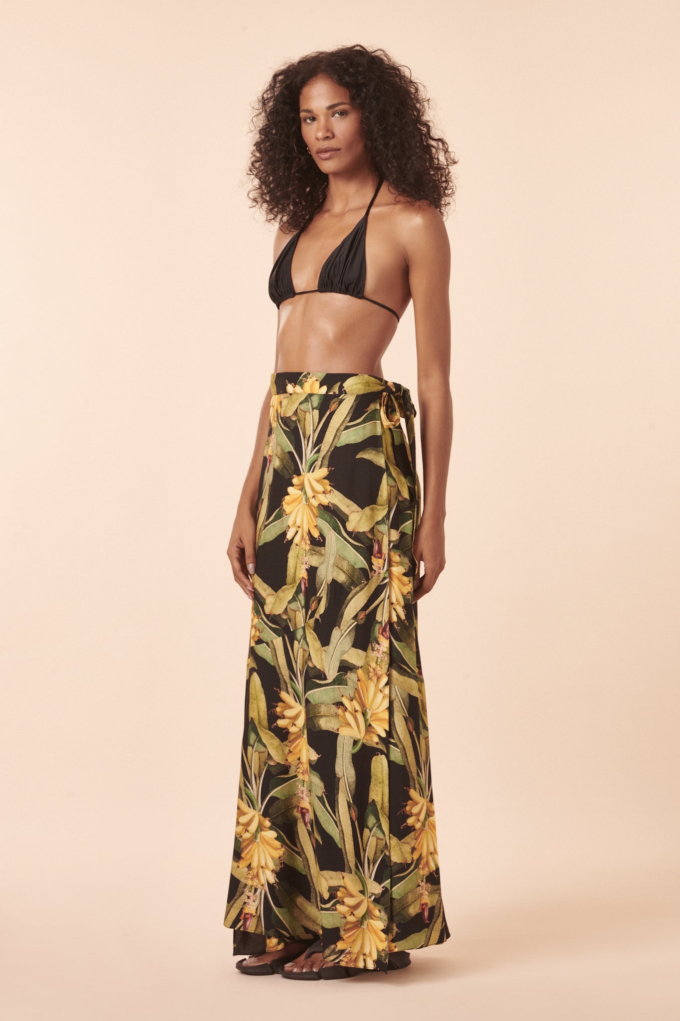 Model Front: Blueman Beach Skirt Musa Mambo