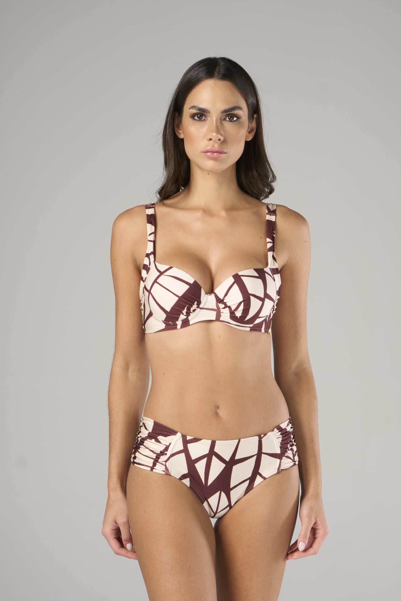 Model Front: Lua Morena Bottom Bottom Folha-Do-Acai Drapeada