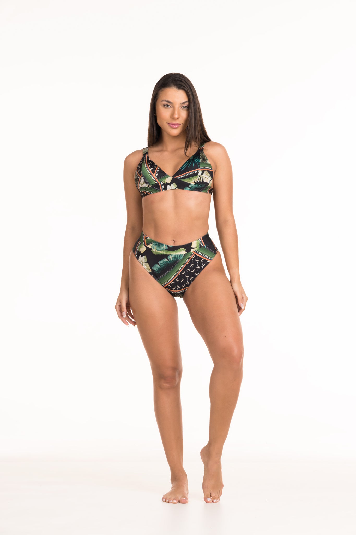 Model Front: La Playa Top Top Hot Cavada Nomade