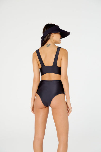 Model Back: Blueman Bikini Tops Top Hot Essencial Preto