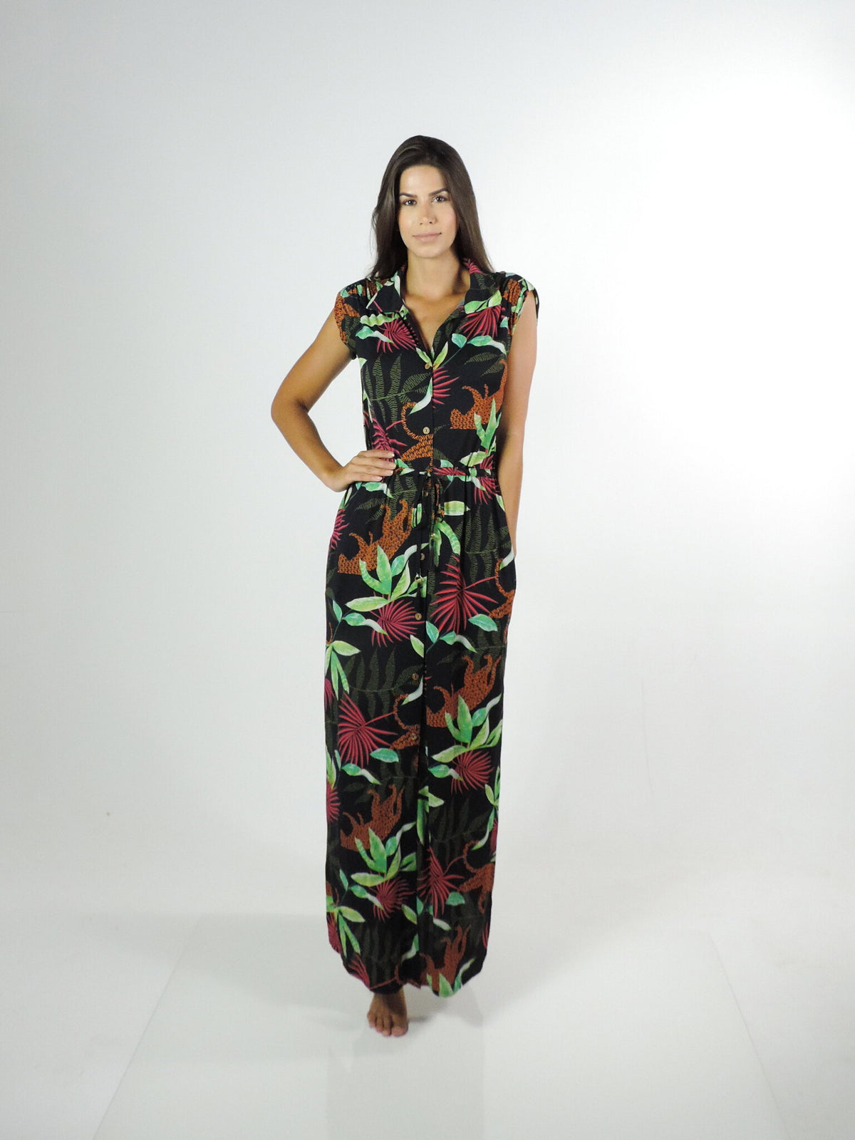 Model Front: La Playa Shirtdress Vestido Chemise Jungle