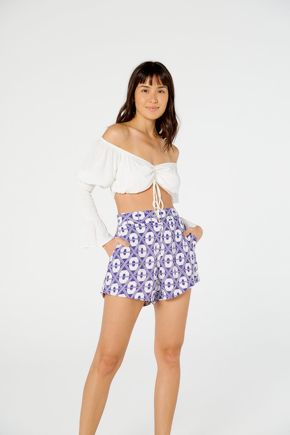 Model Front: Blueman Beach Short Short Curto Alfaiataria Tribal