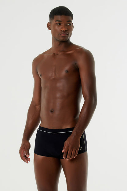 Model Front: Blueman Sunga / Boxer Sunga Army Cos Santorini Preto