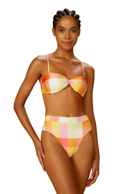 Model Front: Blueman Top Top Ritmo Latino