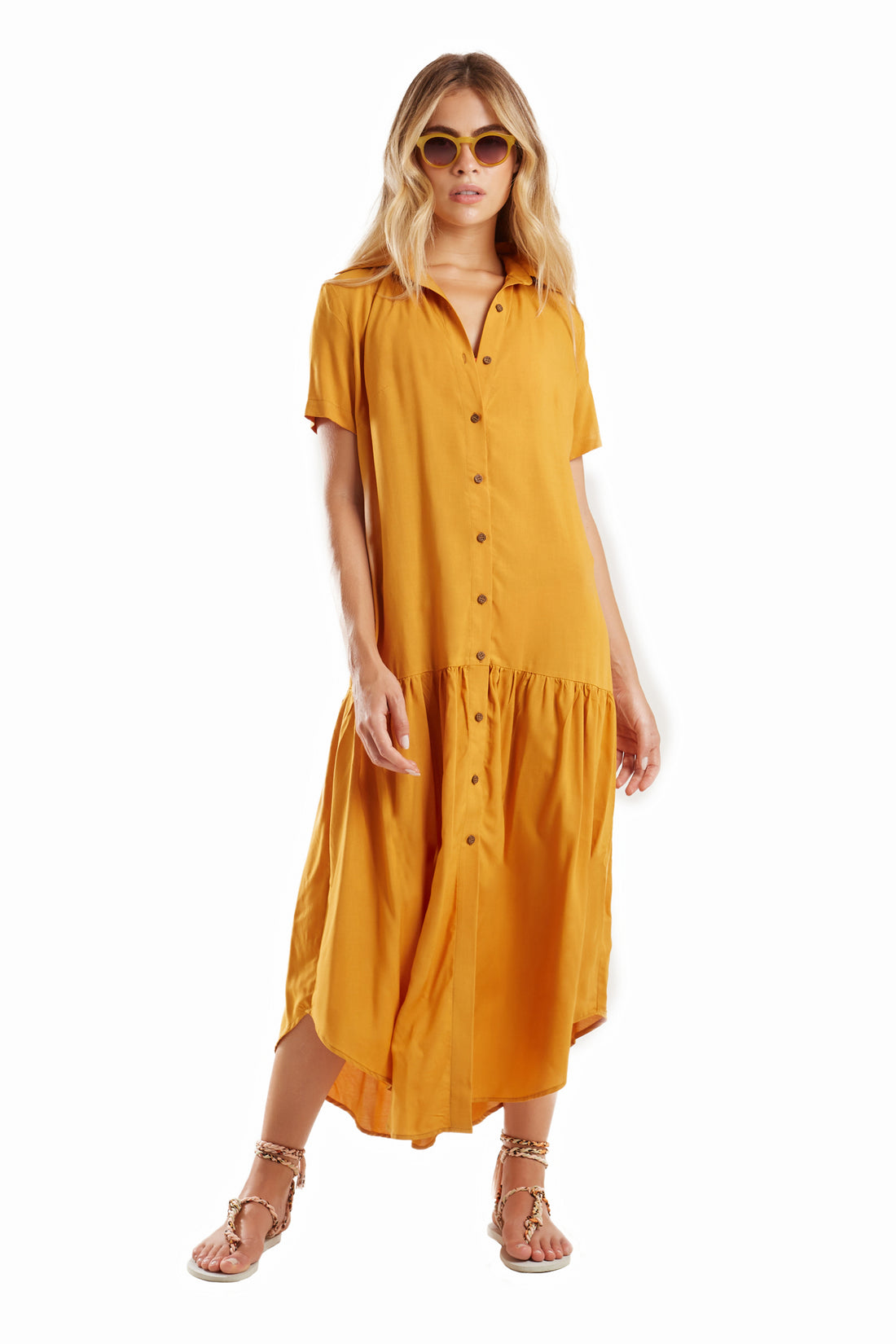 Model Front: Blueman Maxi Dresses Vestido Chemise Eva Liso Marrom