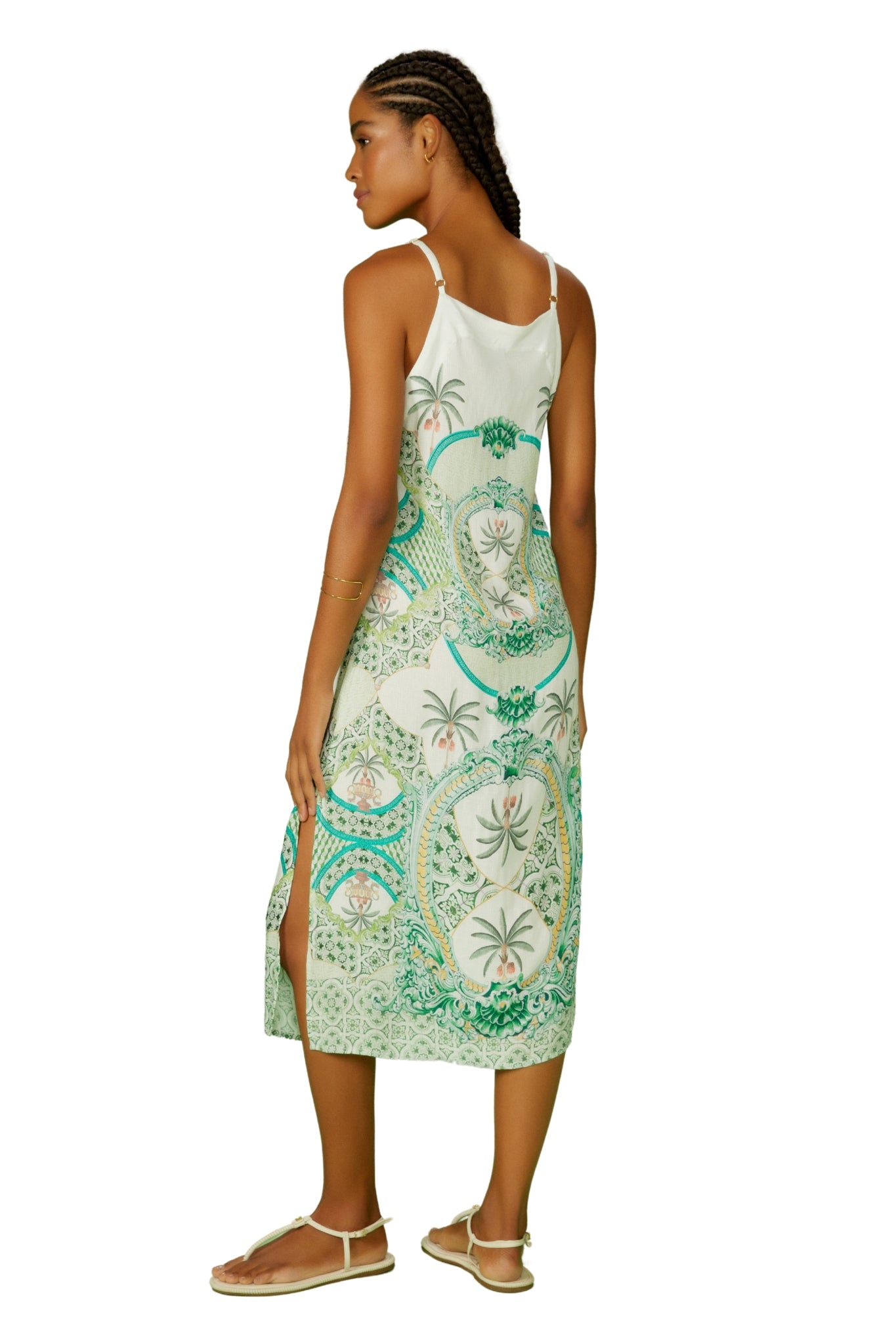 Model Back: Blueman Beach Skirt Vestido Mikaela Azulejaria