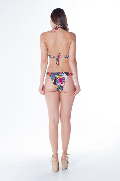 Model Back: Lua Morena Bikini Tops Top Drape Turbinado Araucaria