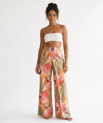 Model Front: Rio De Sol Pants Oasis Wide Pants