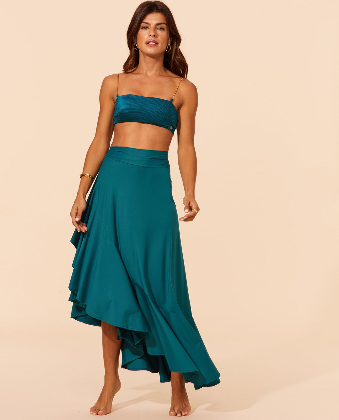 Model Front: Lua Morena Skirts Tapajos Pareo Babado