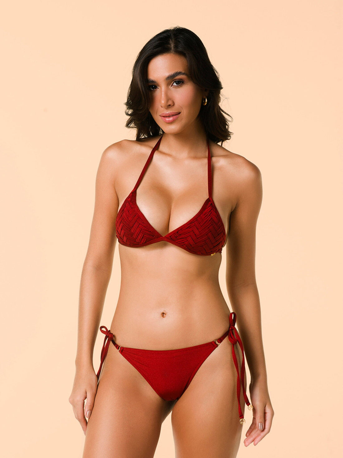 Model Front: Lua Morena Bikini Tops Top Urucum Triangulo-Macrame