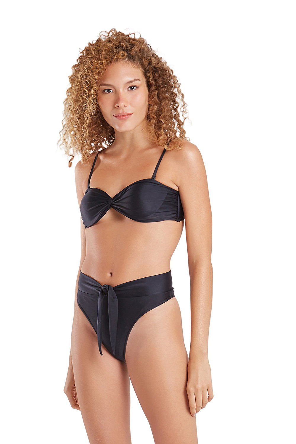 Model Front: Blueman Bikini Tops Top Latino Color Preto