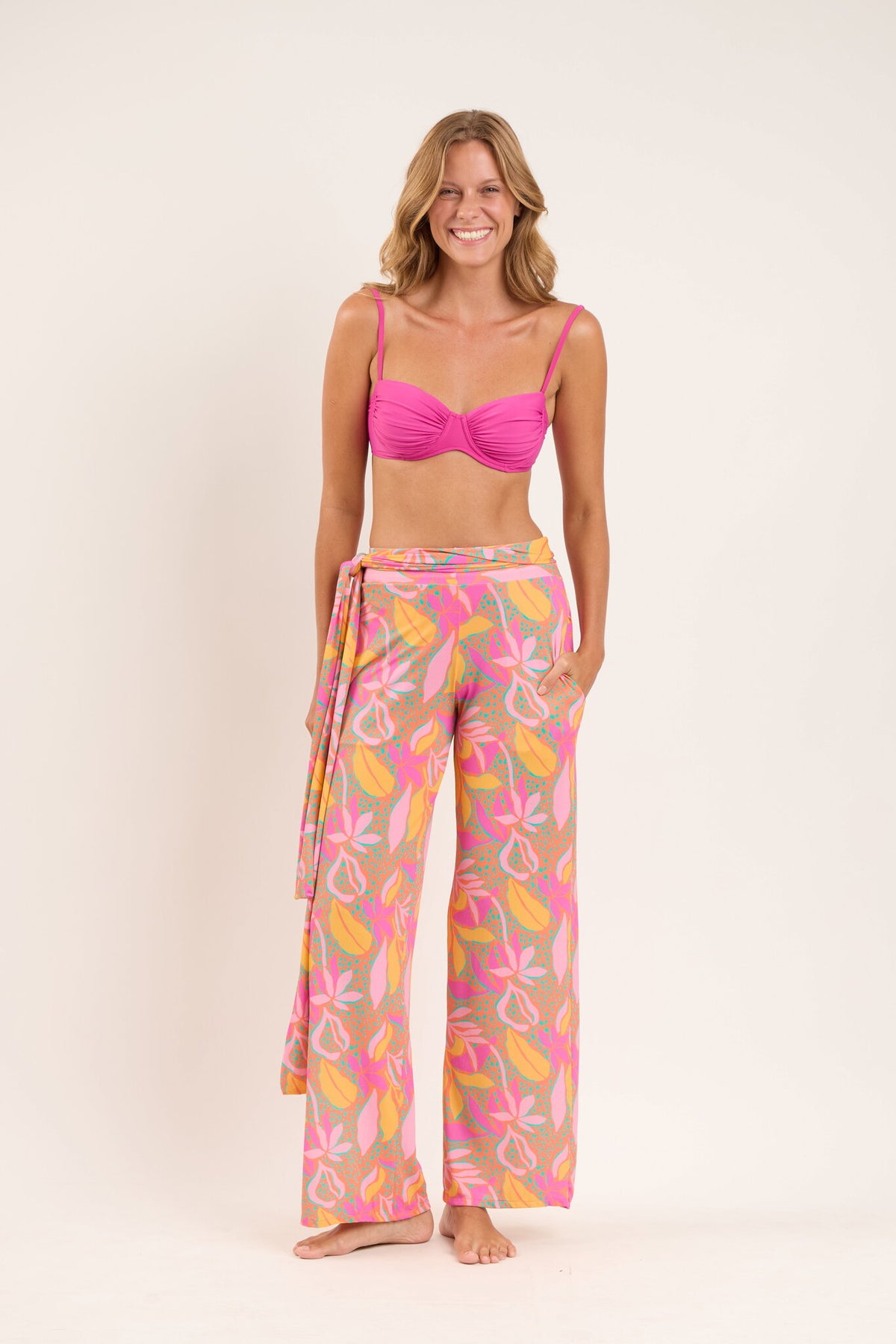 Model Front: Rio De Sol Pants Lyla Pants Knot