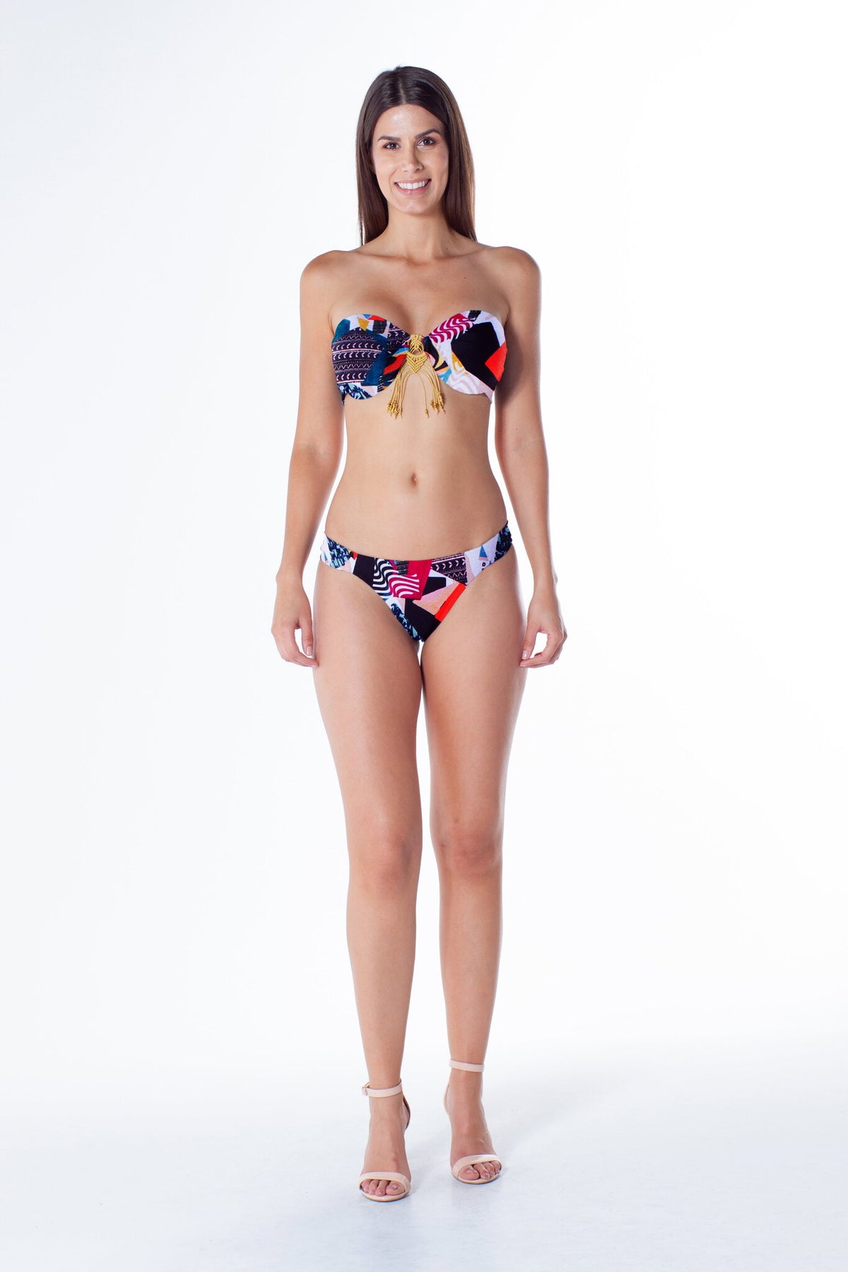 Model Front: Lua Morena Bikini Tops Top Acessório Macramê Araucaria