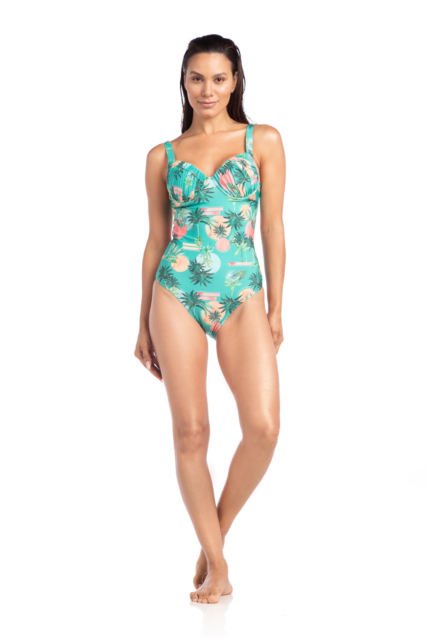 Model Front: La Playa One-Piece Reducao Solar