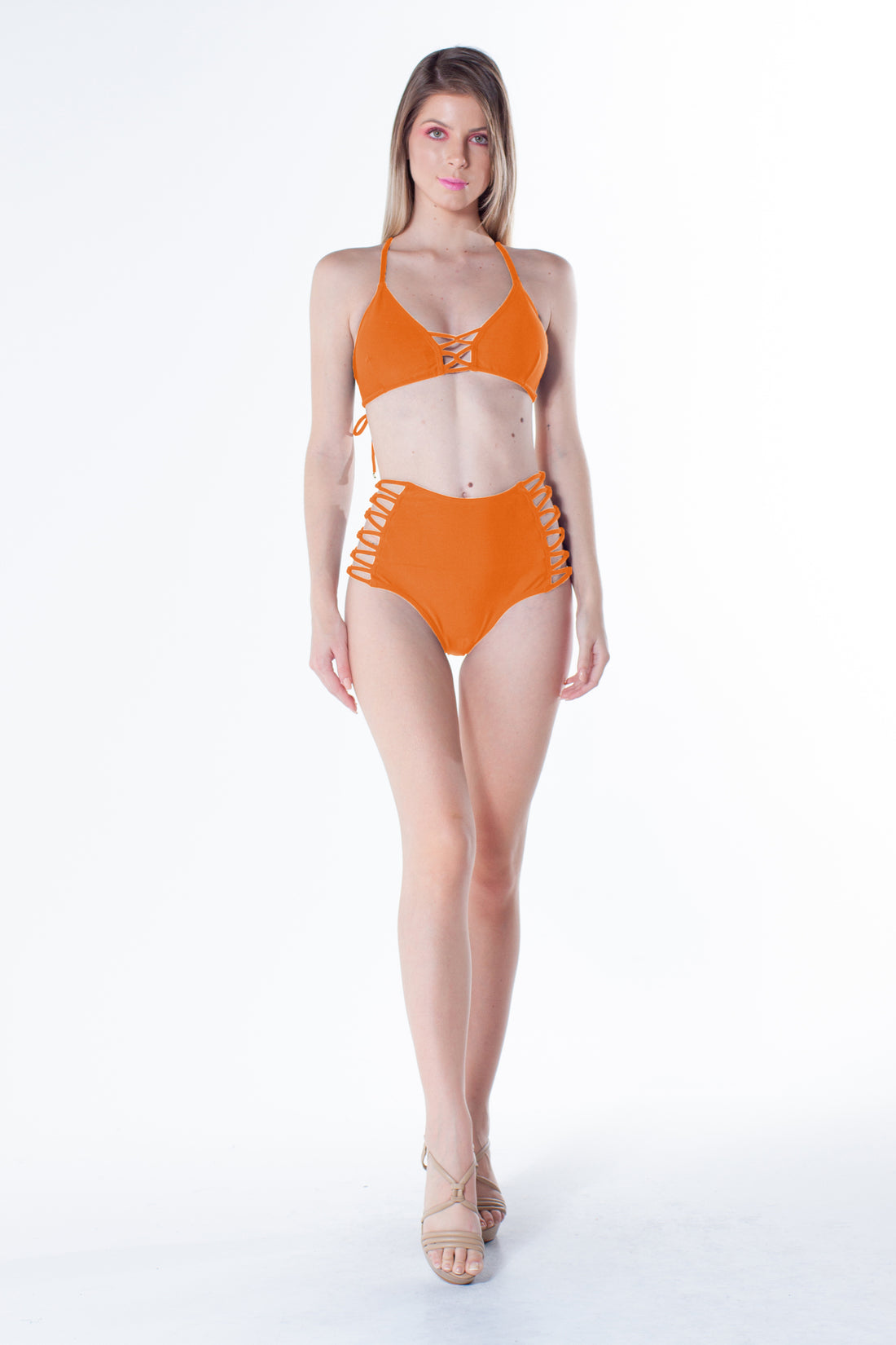 Model Front: La Playa Set Tiras Cruzadas Neon Laranja