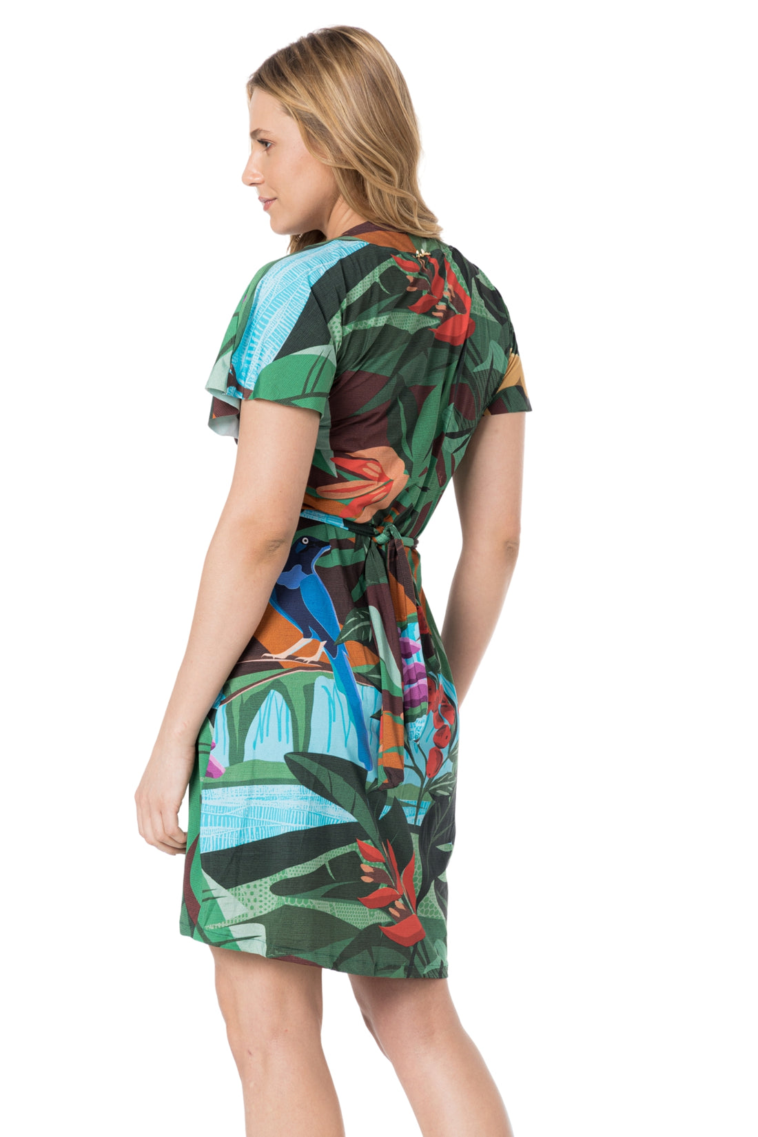 Model Back: Lua Morena Maxi Dresses Kimono Uv Terra Vermelha