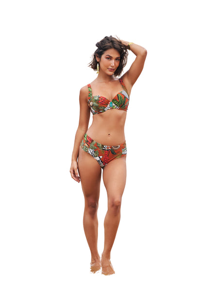 Model Front: Lua Morena Top Top Drapeada Larga Harpia Cobre
