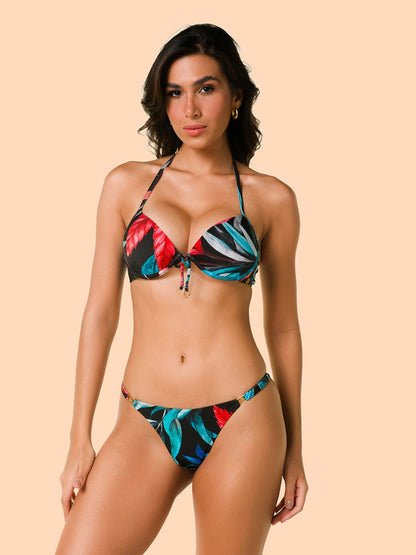Model Front: Lua Morena Top Top Luau Meia-Taca