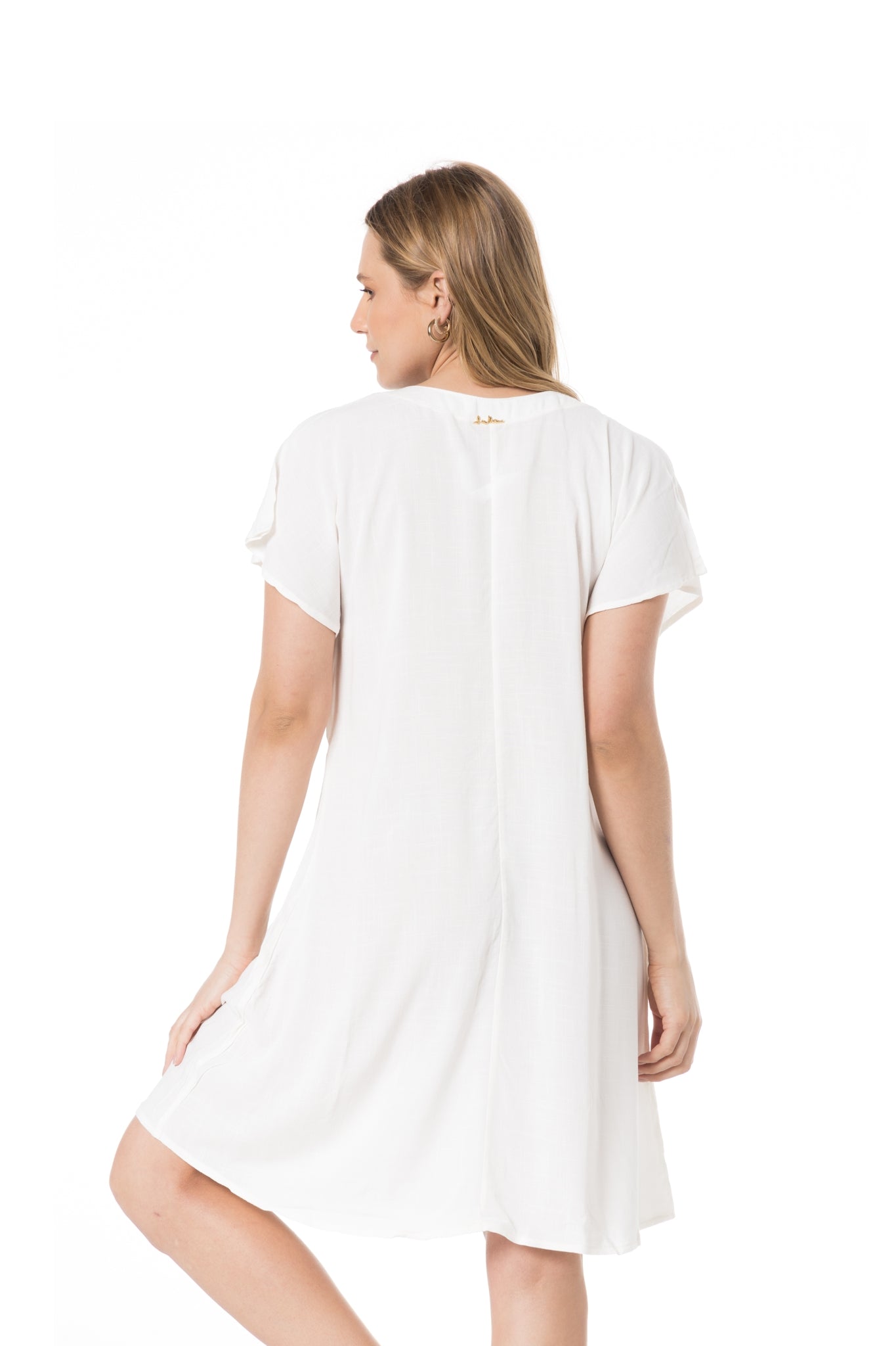 Model Back: Lua Morena Mini Dress Tunica Ilhos Off-White