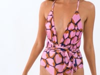 Video: Rio De Sol One-Piece Amore-Pink New Vegas