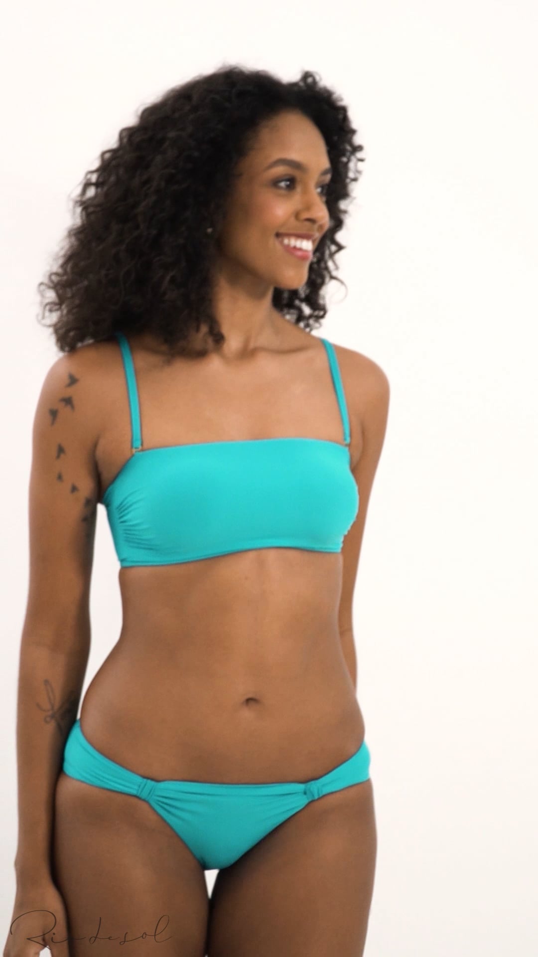Video: Rio De Sol Two Piece Swimwear Set Nanai Bandeau-Reto Mel-Comfy