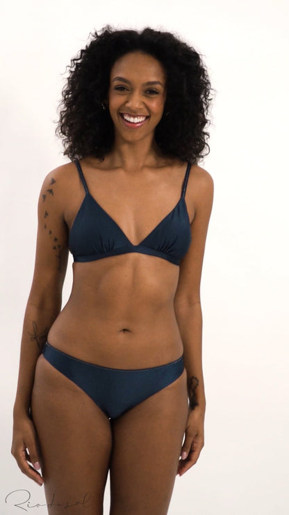Video: Rio De Sol Bikini Bottoms Bottom Shimmer-Shark Essential-Comfy