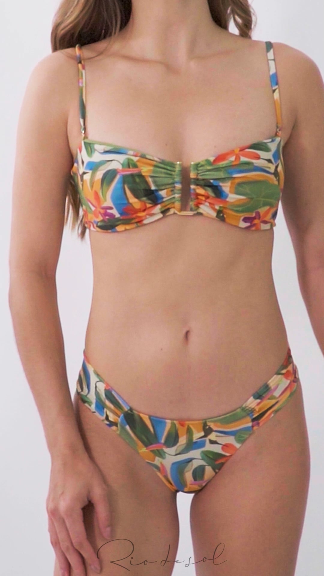 Video: Rio De Sol Two Piece Swimwear Set Tropical Sara Baobi