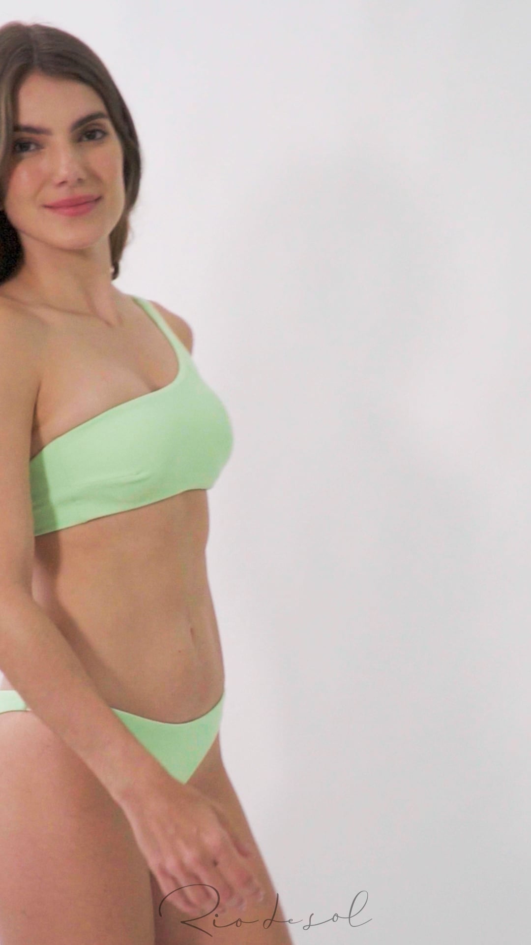 Video: Rio De Sol Bikini Bottoms Bottom Sand-Menta Leblon