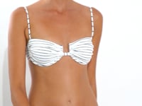 Video: Rio De Sol Hair Accessory Linea-White Scrunchie