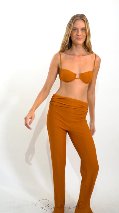 Video: Rio De Sol Pants Ferrugo Murana Pants