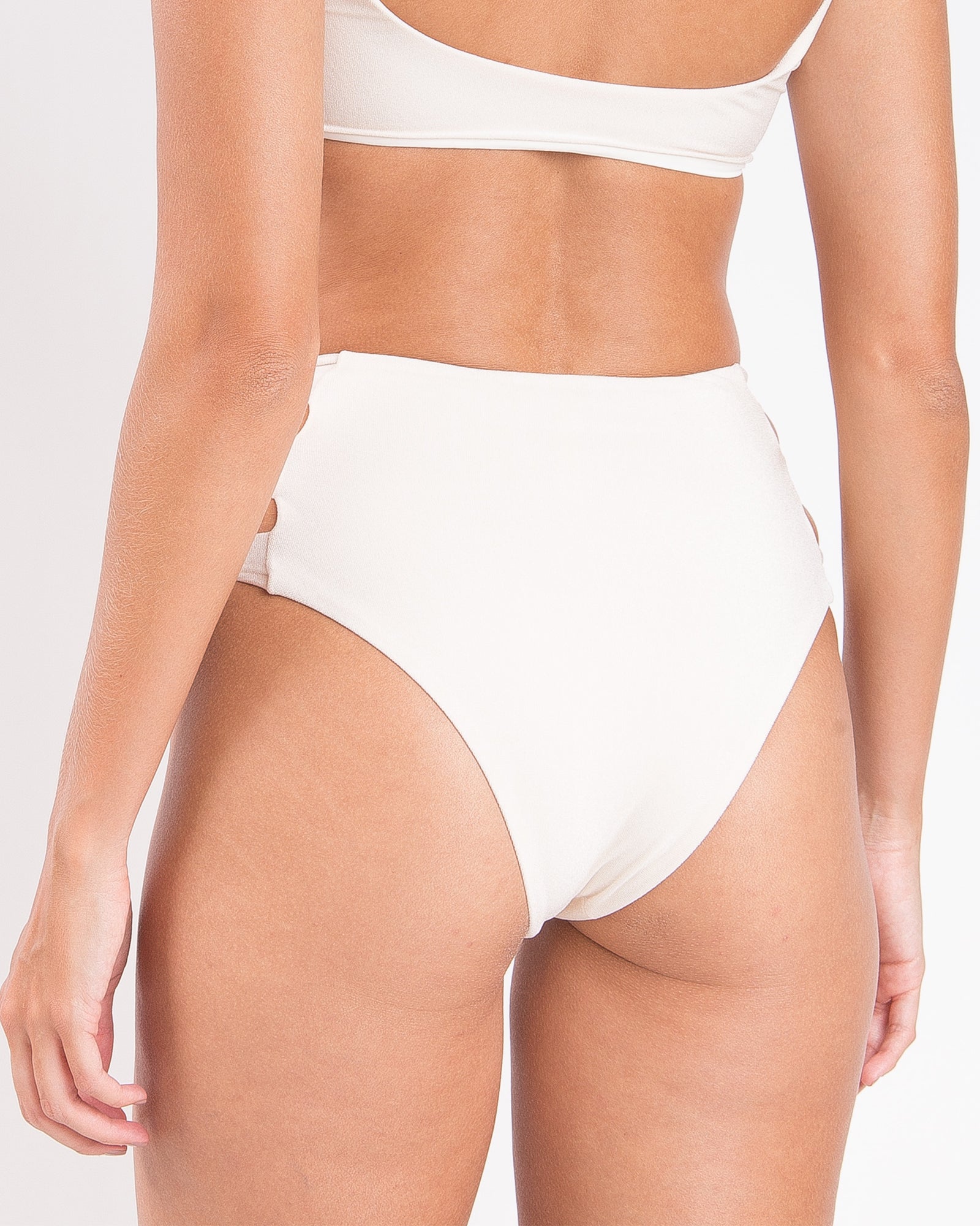Image 05: Rio De Sol Bottom Bottom Malibu-Natural Highwaist-Spin