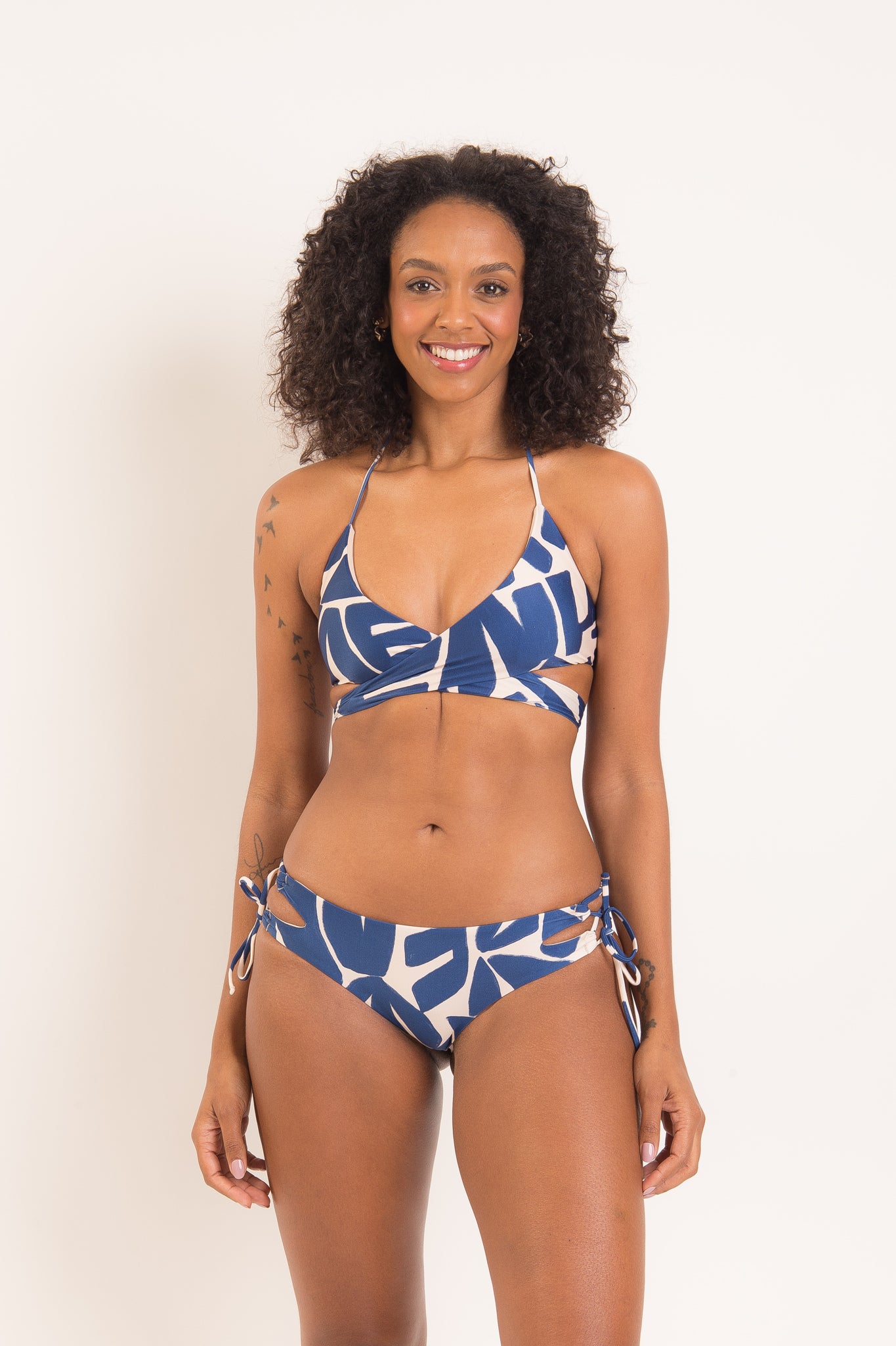 Model Front: Rio De Sol Bottom Bottom Pottery Madrid