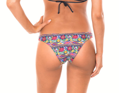 Model Back: Rio De Sol Bottom Calcinha Folk Strappy