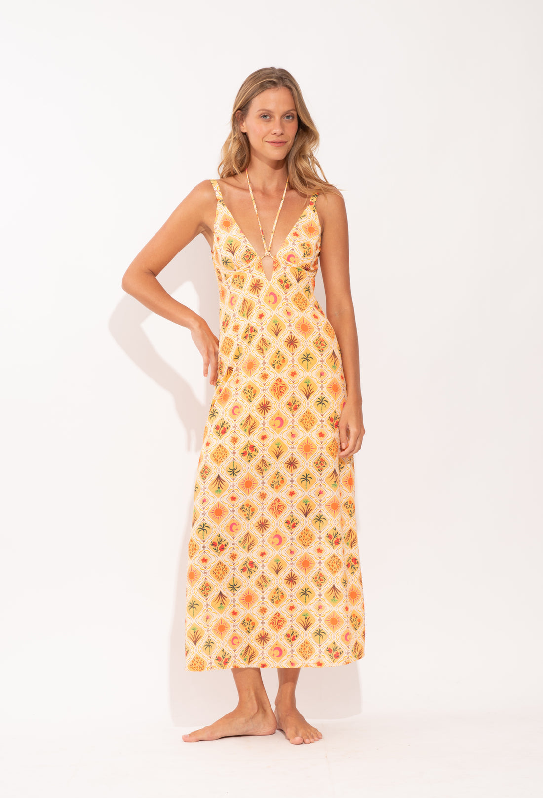Model Front: Rio De Sol Beach Dresses Mosaico Saida Yara