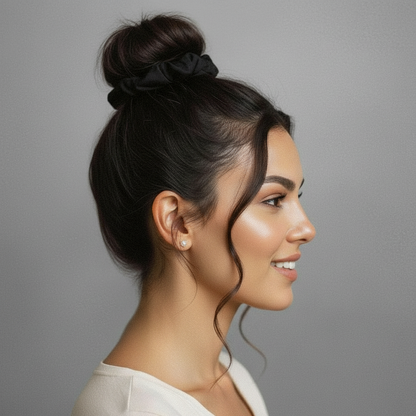 Image 03: Rio De Sol Hair Accessory Nero Scrunchie