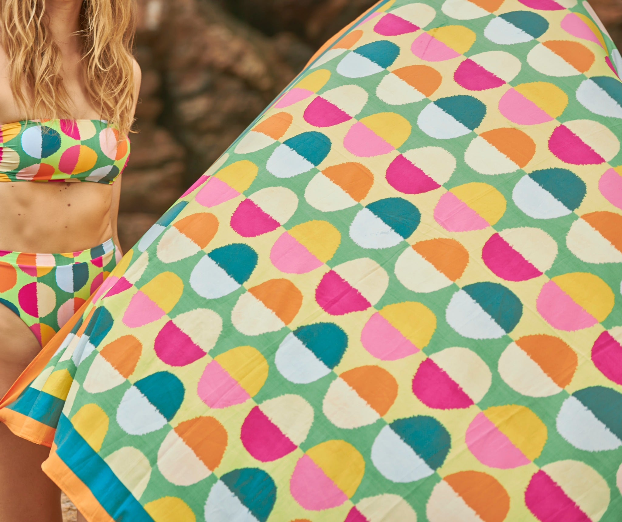 Image 09: Rio De Sol Set Set Garden-City Bandeau-Reto Hotpant-Cos