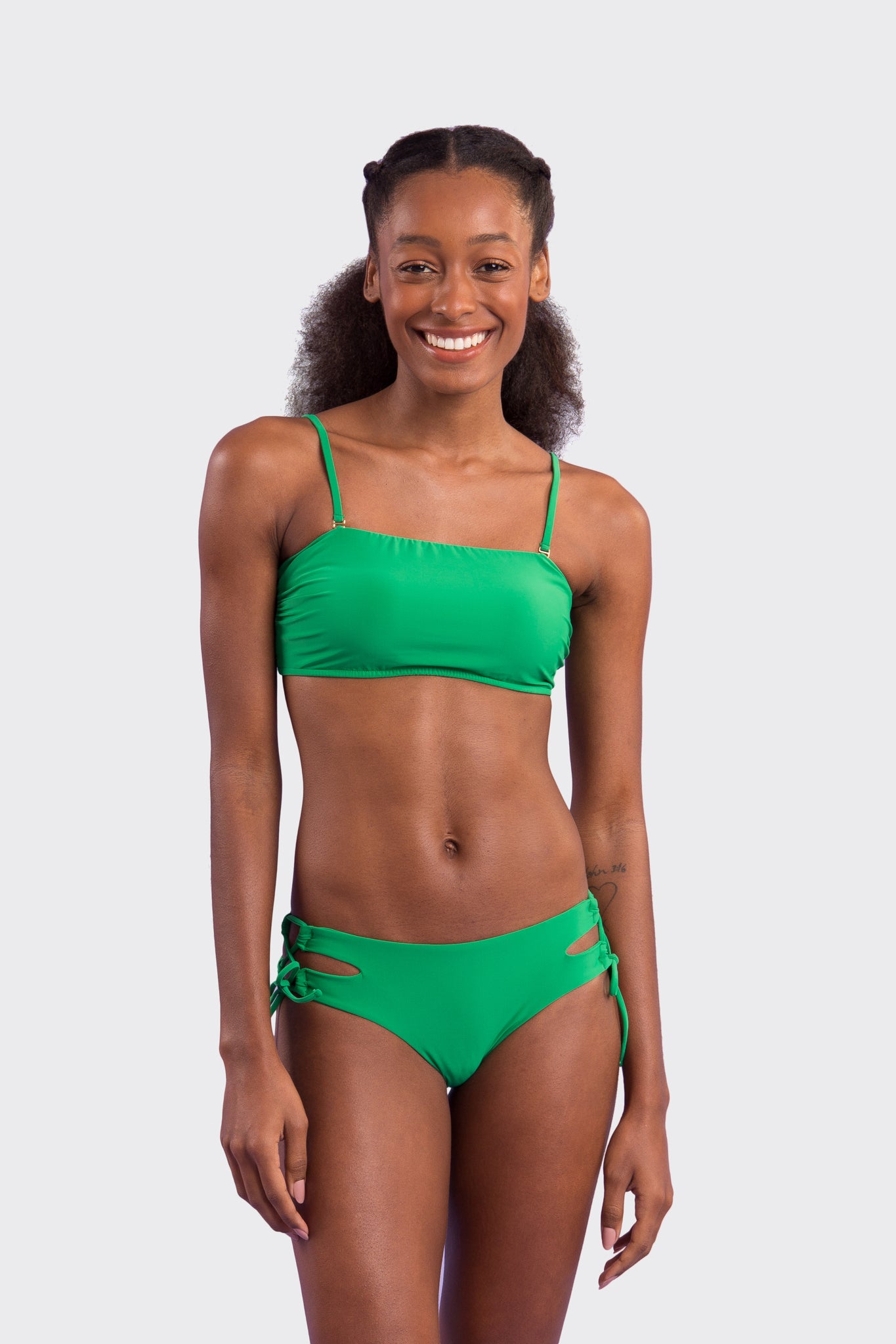 Model Front: Rio De Sol Set Set Tambourine Bandeau-Reto Madrid