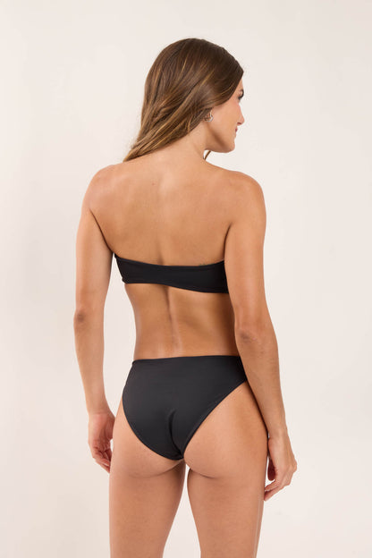 Model Back: Rio De Sol Top Top Lava Lani